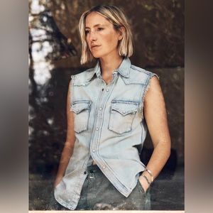 Imogene + Willie Leah sleeveless snap shirt Medium